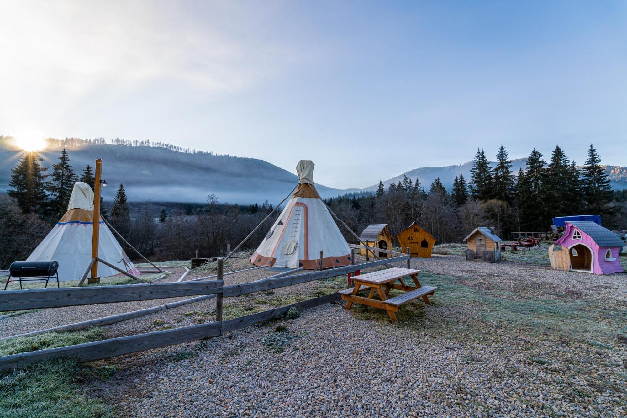 Ranc Pod Ostrou Skalou Guest House Stratená Eksteriør bilde